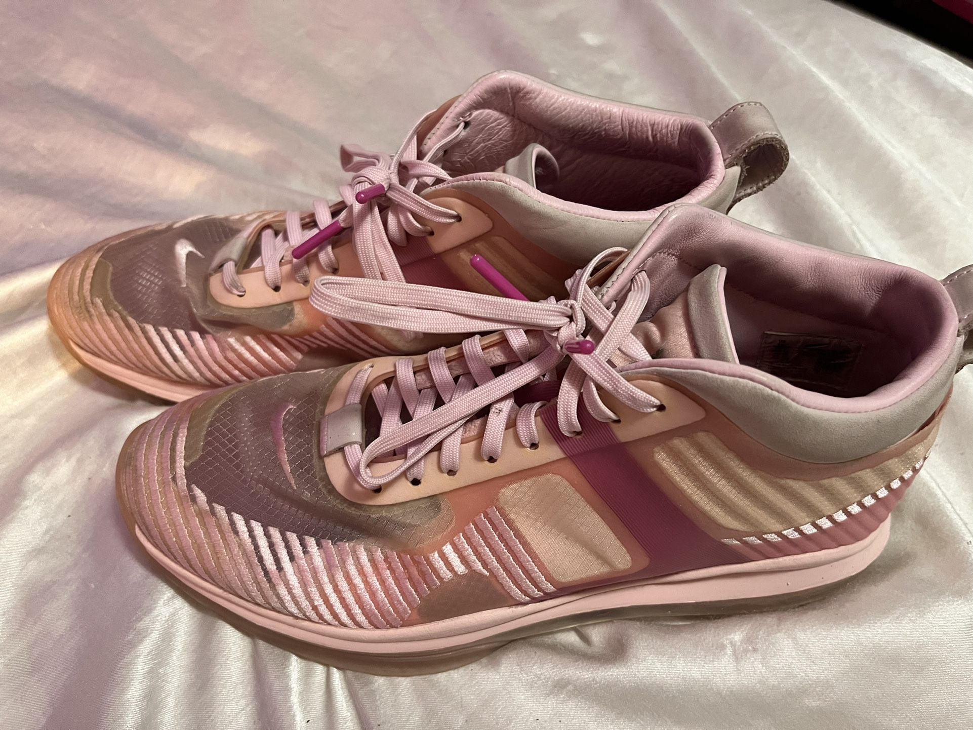 Size 10 Nike LeBron Icon x John Elliott Tulip Pink 2019