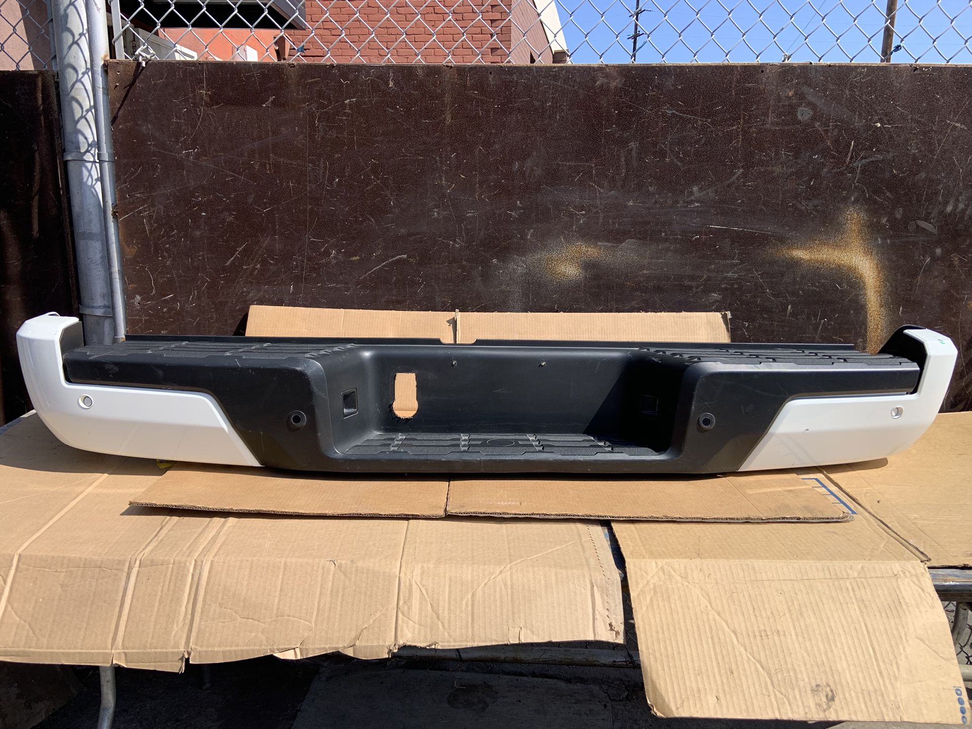 Rear Bumper Nissan Frontier 2022-25