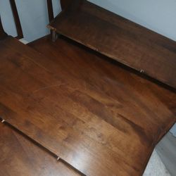 Wooden Table W 4 Chairs & 2 Leafs