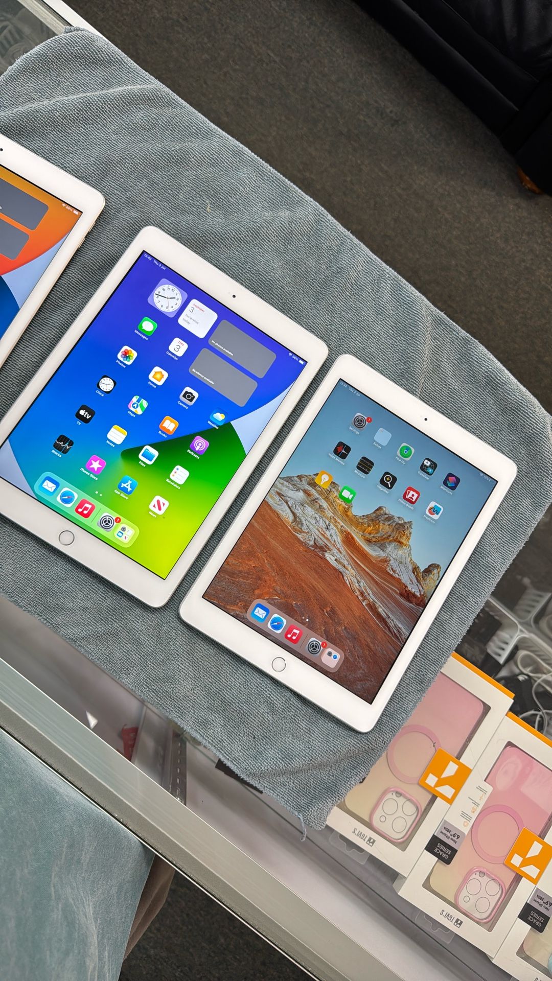 Apple iPad 6th Generation 32GB (excellent Condition)