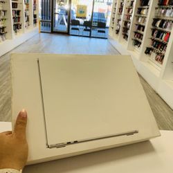 13 Inch MacBook Air With Apple M3 Chip 256gb 8gb Ram 