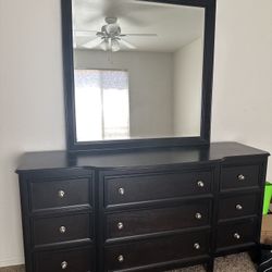 Ashley 9 Drawer Dresser with Mirror