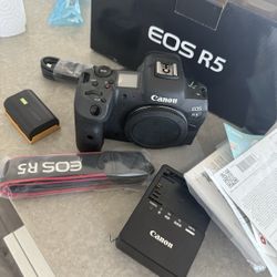 Canon EOS R5 Camera