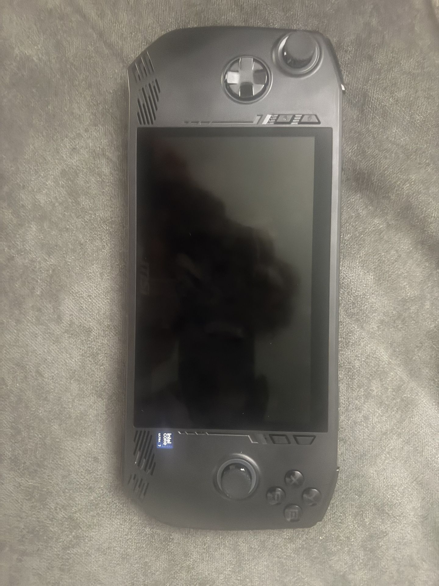 MSI Claw Ultra Core 7 Handheld Gaming Pc