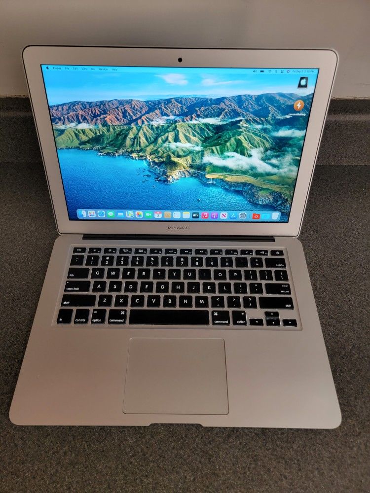 (#2) 13" MacBook Air Late Model 2017 + New Battery