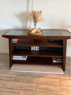 Tv stand