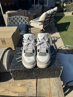 2022 Air Jordan 4 Military Black 