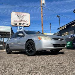 Rines 16" Defy Con Llanta 215 60 16 Radar HT