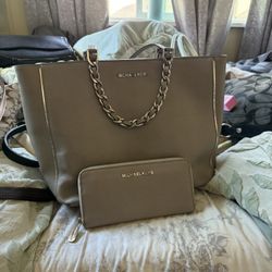 Michael Kors Purse With Wallet