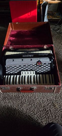 Moreschi De Luxe Piano Accordion