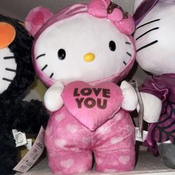 Hello Kitty Valentine’s Day Greeter