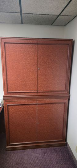Set of 2 cabinets