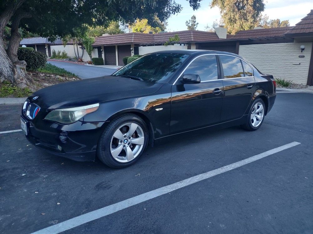 2004 BMW 5-Series 530i
