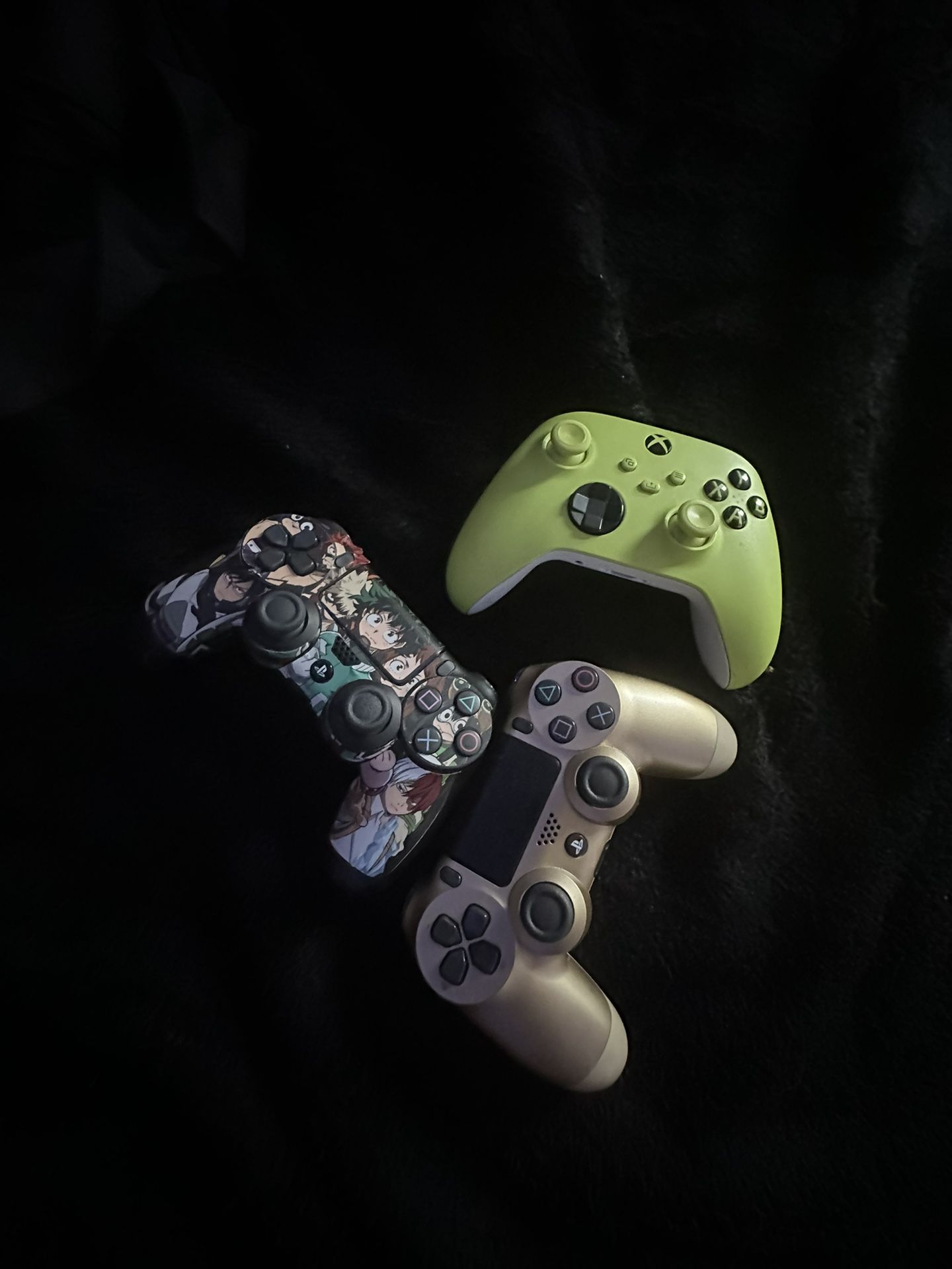 PS4 and Xbox Controllers 3 Of Them 