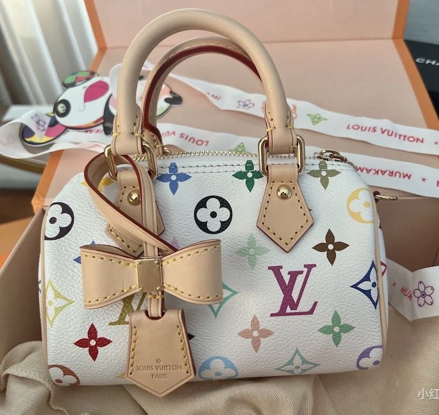 Louis Vuitton White Monogram Hand and With Strap