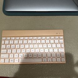 Bluetooth Keyboard For iPad 