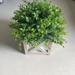 ARTIFICIAL ORNAMENTAL PLANT