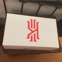 Kyrie 4 Low