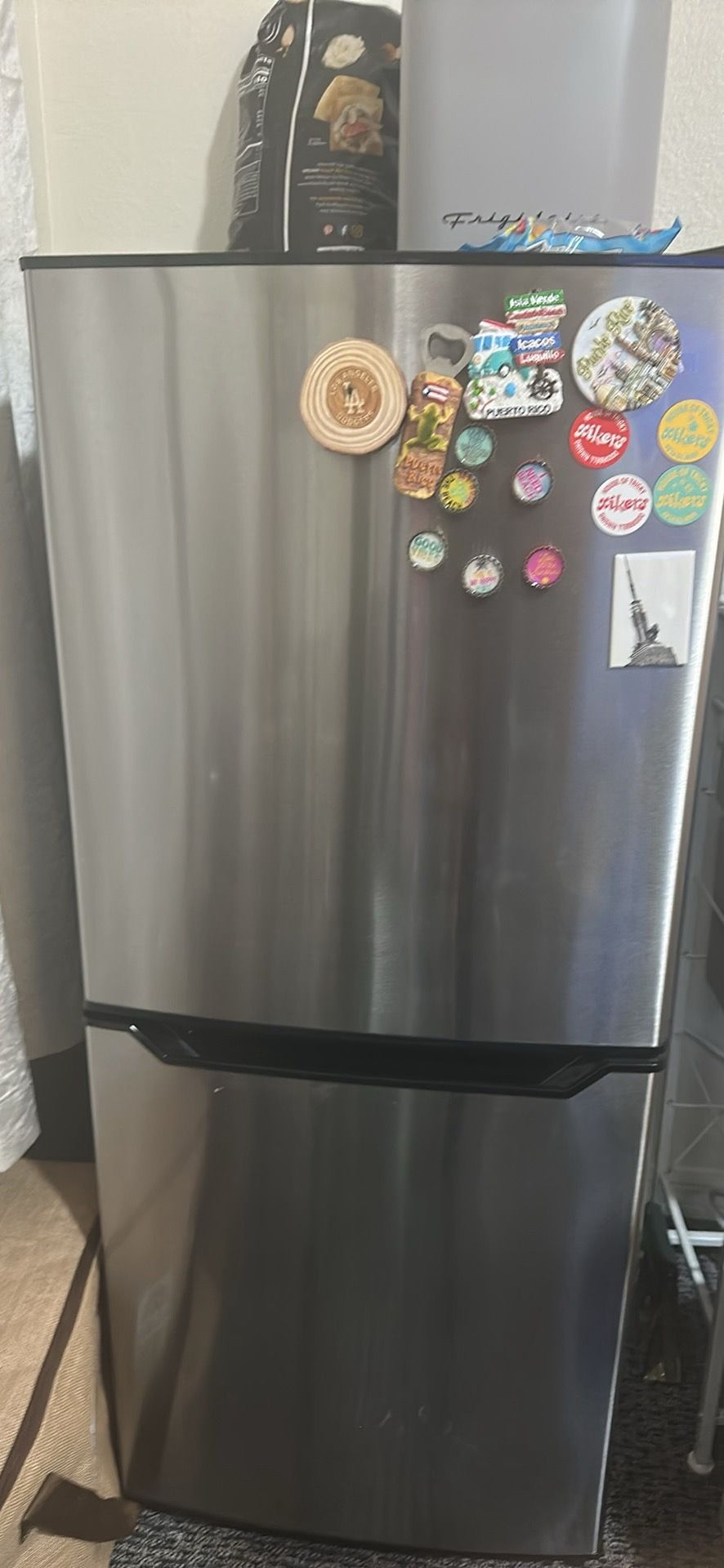 Mini fridge 4.6 cubic ft