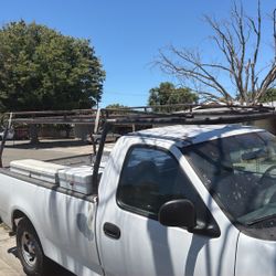 Vendo Las Cajas Y La Racka 
