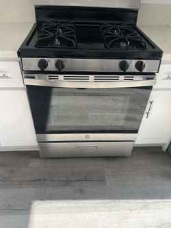 GE Applinces stove 30”