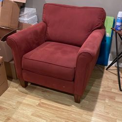 Comfy Red Armchair – Great Condition 🛋️✨