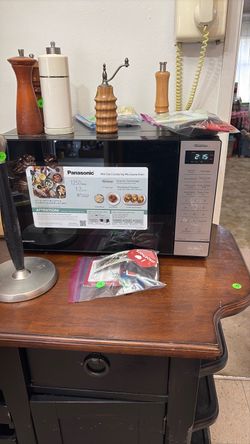 Panasonic 1250W 1.2 Cu Ft Countertop Microwave