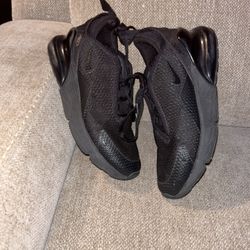 Nike Youth Size 3 ( Kids)