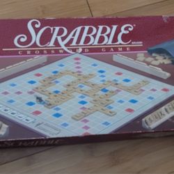 Scrabble Classic Crossword Board Game for Kids and Family Ages 8 and Up, 2-4 Players