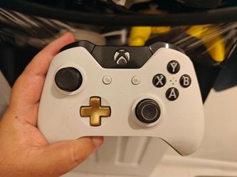 Assorted controllers sold as bundle