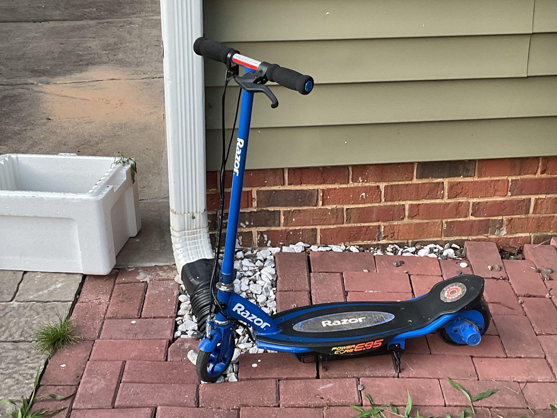 Electric scooter Razor E95 [GREAT CONDITION]