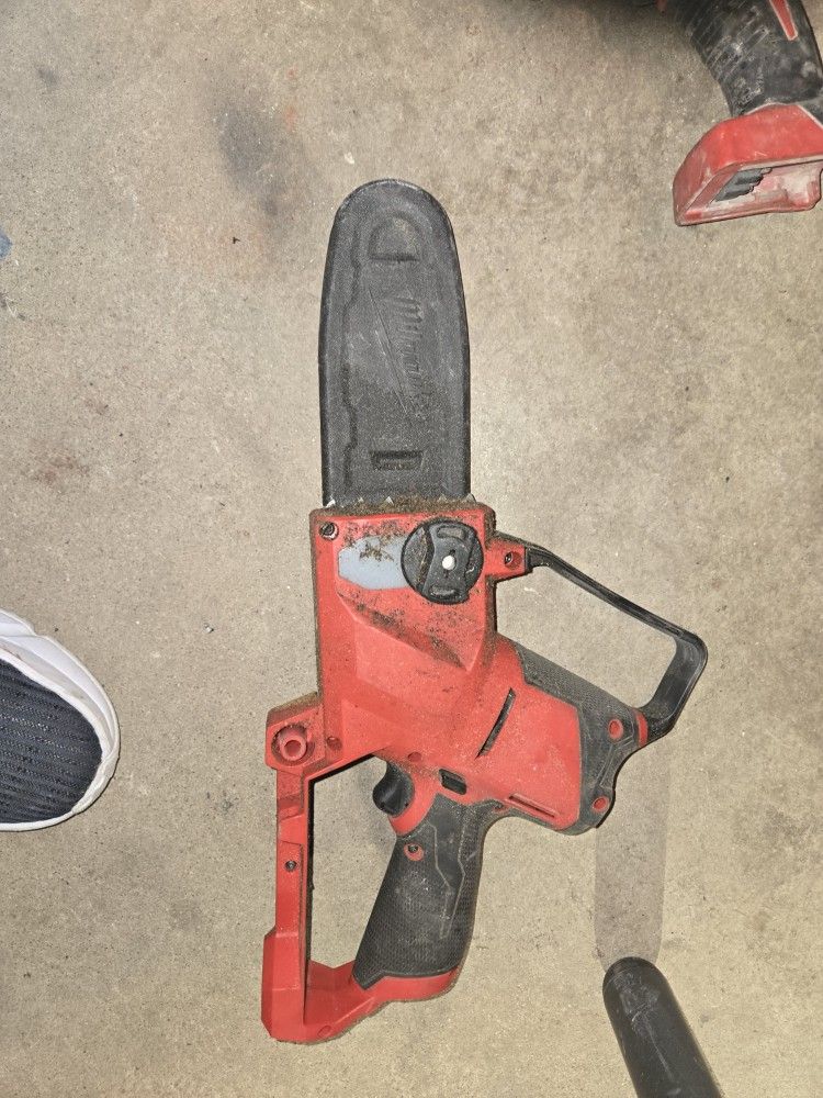 Milwaukee Saws Assortment Of Cutters