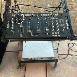 I Have A Dj Set Super Super Loud 2.  15 Stan Speakers Two Double Fifteen Speakers Pairs. 18 sub big speaker.