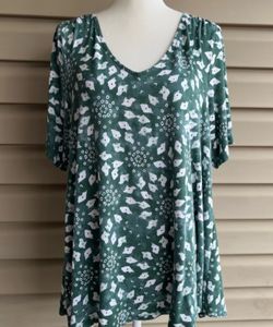18-20 Woman's Short sleeve Green & White