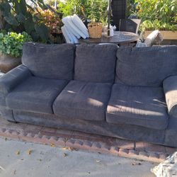 FREE 3 SEATER COUCH 