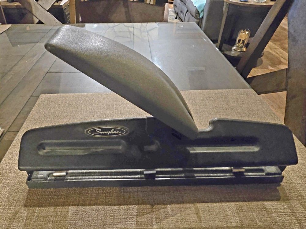 Swing Line 3-Hole Paper Punch