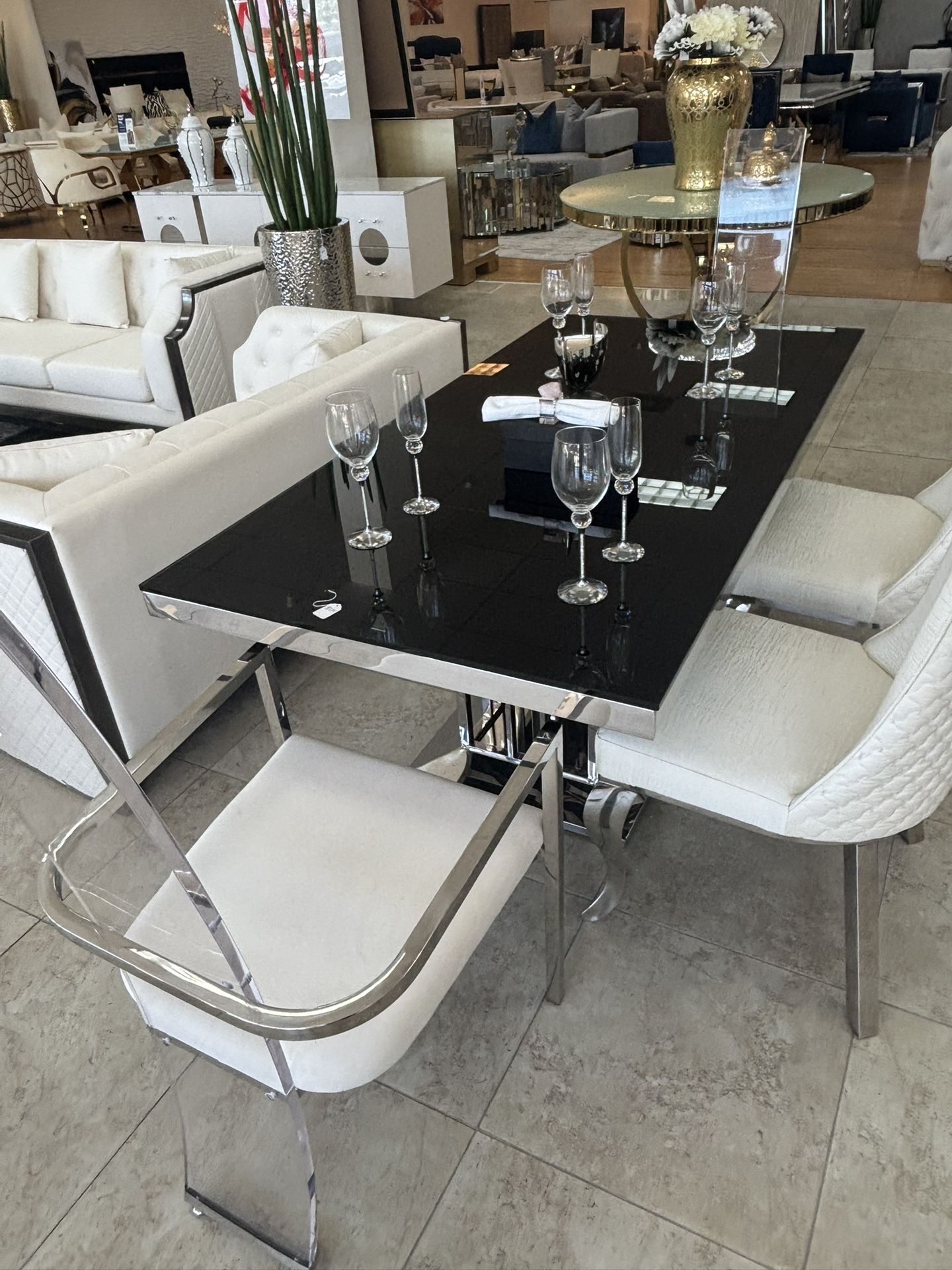 Beautiful And Elegant table