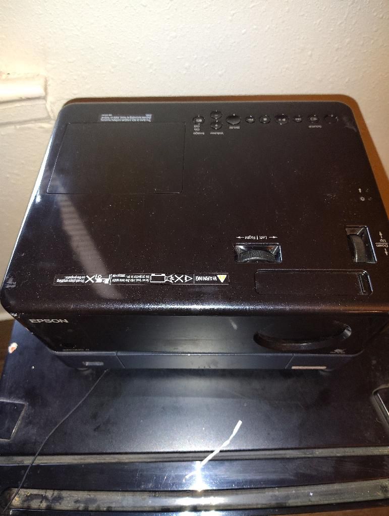Epson - MovieMate 72 3LCD Projector with Built-In DVD Player