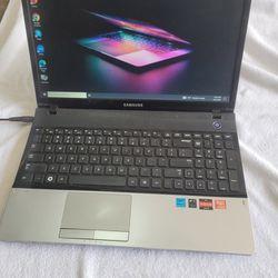 Samsung Laptop With Webcam And DVD