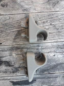 Nissian Pick-Ups - Interior Sun Visors Clips