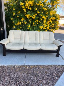✨ Stressless Buckingham 3-Seat Leather Sofa ✨ ($10 delivery )