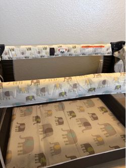 Baby trend playard