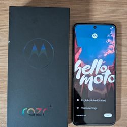Motorola RAZR+ 2023 Glacier Blue