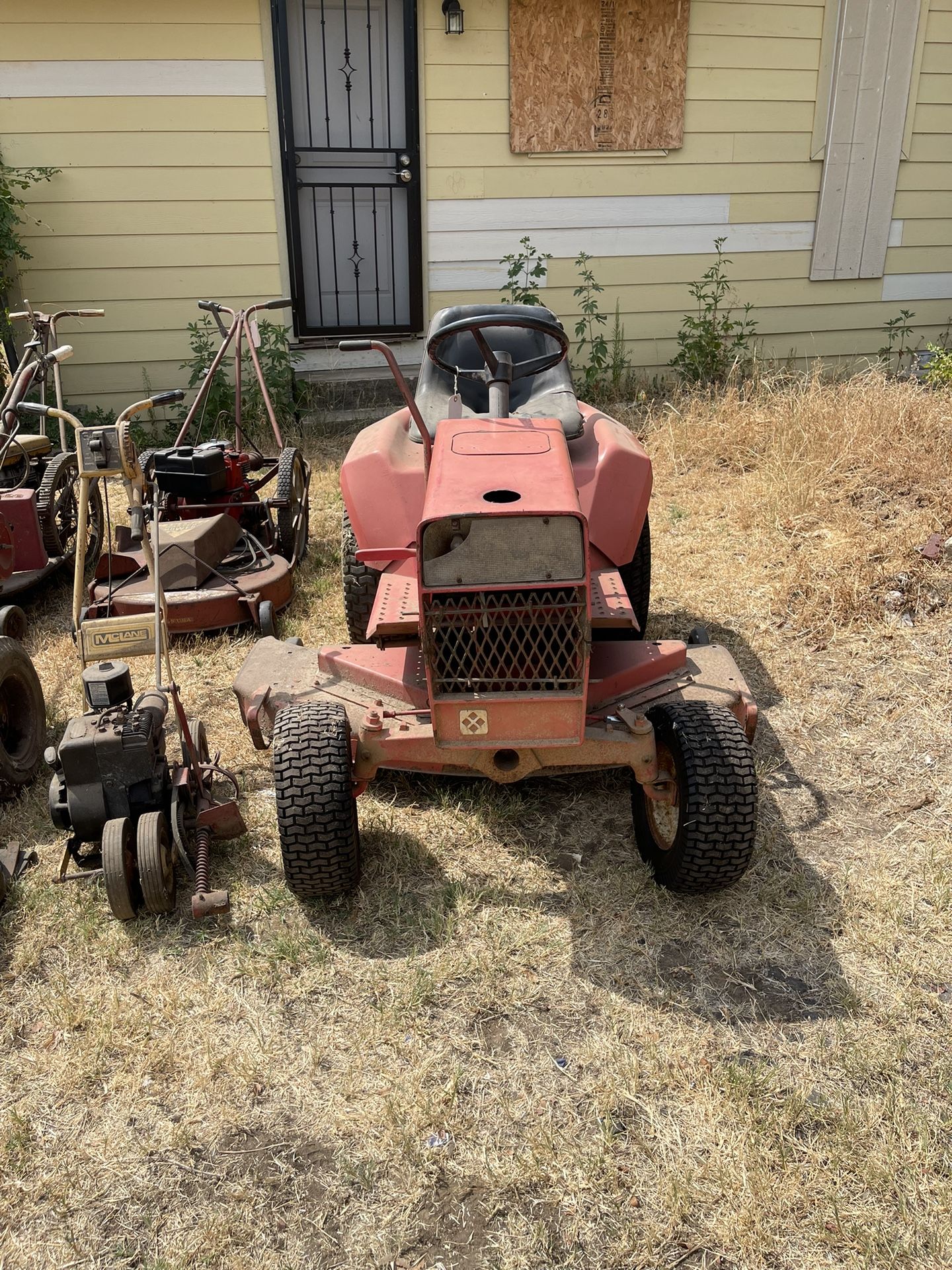 Gravely 8173-KT Riding Mower (need Work)