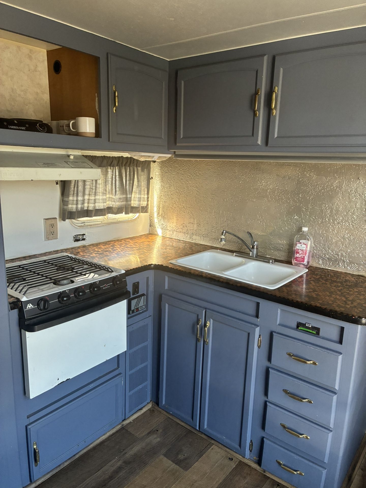 2002 Layton Scout Bunk House Travel Trailer - $5800 Ventura)