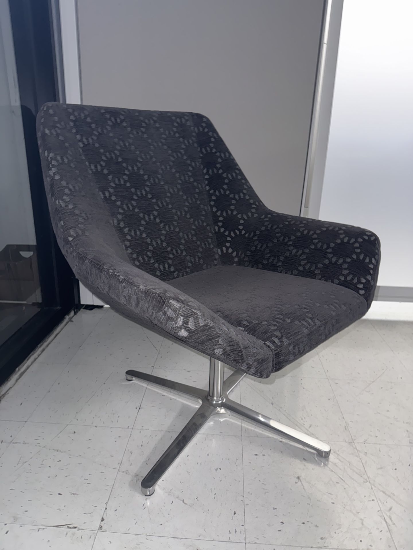 Modern Swivel Lounge Chair – Good Condition!