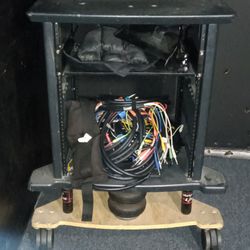 Rack Profesional Con Llantas No Incluye Cables Solo La Rack