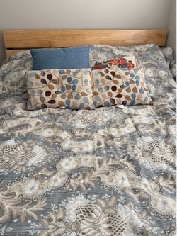 Queen Bedframe