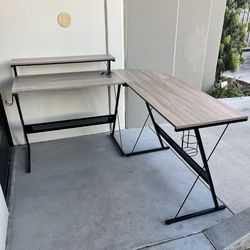 New In Box 56x56x36 Inches Tall L Shape Corner Computer Officer Desk Gray Black Steel Leg Furniture 