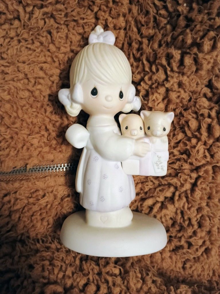 Precious Moments Figurine